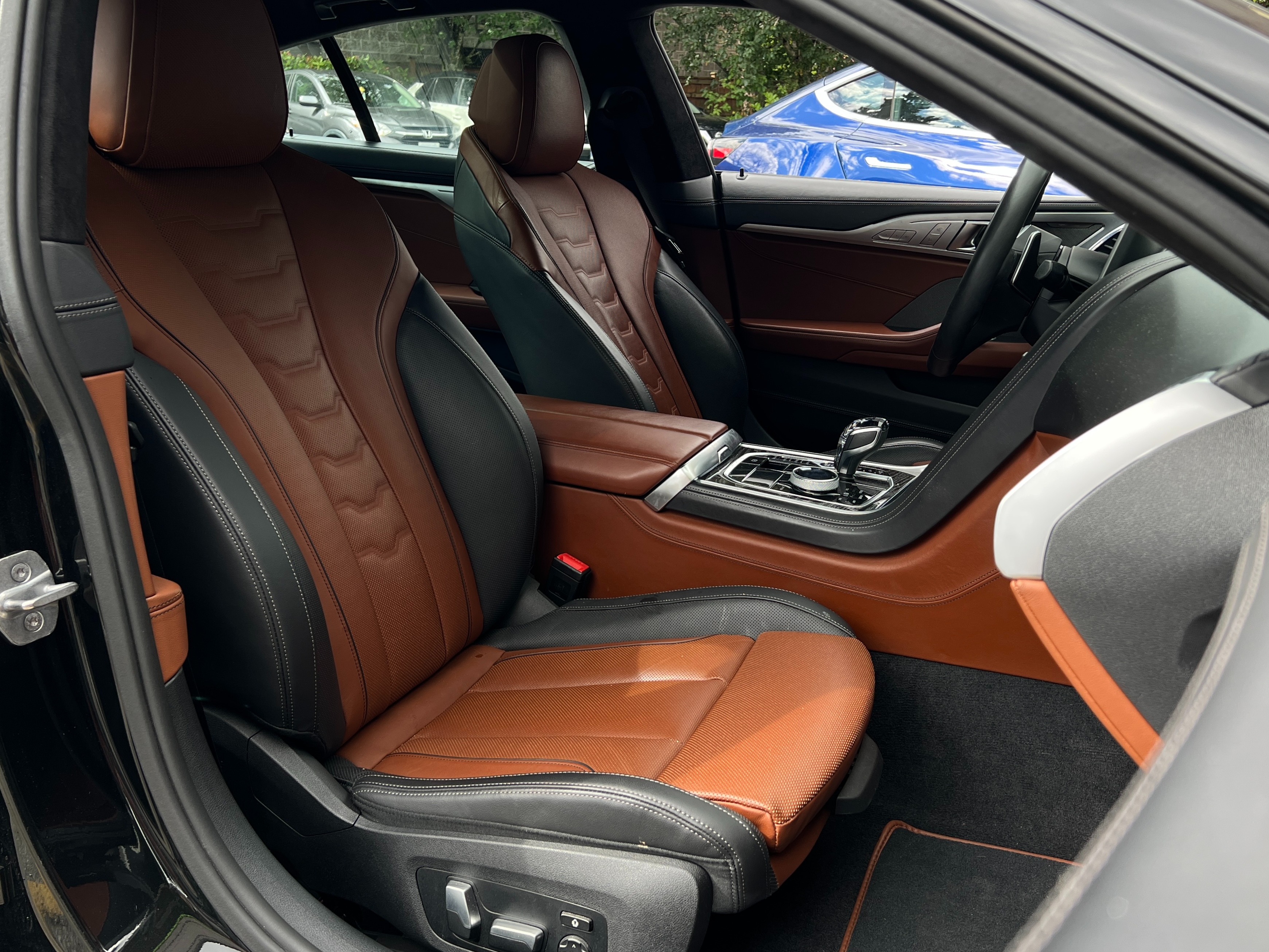 2020 BMW m850i - Image 12